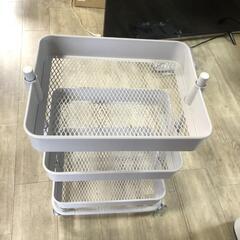 【松本市引き取り限定】金属製ワゴン３段（木製天板付き）の画像