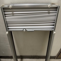 窓枠用クーラーの画像