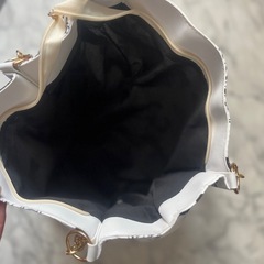 肩掛けバッグの画像
