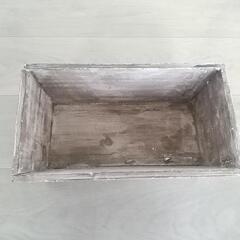 アンティークな小物入れの画像