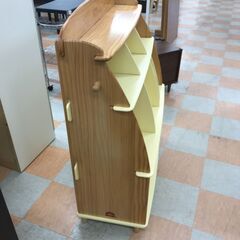 【ｼﾞｬﾝｸﾞﾙｼﾞｬﾝｸﾞﾙ金沢店】 ディズニー 本棚  木目調 W90×D37×H102 クリーニング済み												の画像
