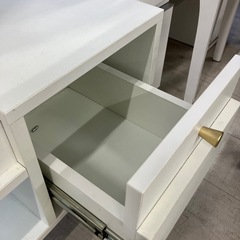 イーナ　ドレッサーテーブルの画像