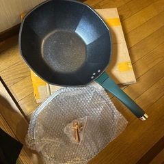 未使用💜深型フライパン　蓋つきの画像