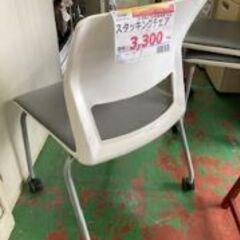 ID:649712　スタッキングチェアー・キャスター付きの画像