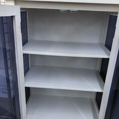 ★リユースのサカイ幸手店★SJ10215★ジモティ割あり★  ガラス扉飾り棚 白 W60×D35×H130 クリーニング済み の画像