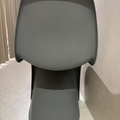 チェア(椅子)グレーの画像