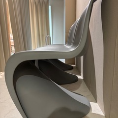グレー　チェア(椅子)の画像