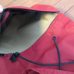 赤トートバッグの画像