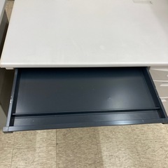 【ジモティー割引で最大15％OFF⭐️】 オフィスデスク 鍵付きの画像