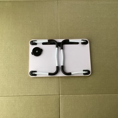 スマホスタンド付き折りたたみデスクの画像