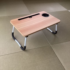 スマホスタンド付き折りたたみデスクの画像