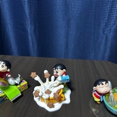 クレヨンしんちゃんフィギュア4種の画像