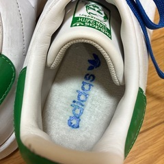 adidasスタンスミス、スニーカーの画像