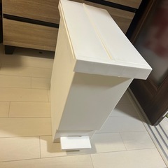 ニトリ✨ほぼ未使用ゴミ箱✨の画像