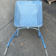 一輪車 ネコ 鉄製の画像
