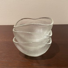 ガラス中鉢の画像