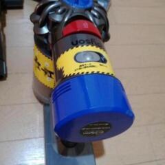 ダイソン dyson v8 fluffy スティッククリーナーの画像