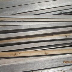 DIY用新品建材、無垢新品（杉、ヒノキ）、垂木、板材、長さ４ｍ、釘無し。薪ストーブ、キャンプ薪の画像