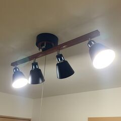 4灯シーリングライト 照明器具の画像