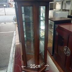 小型ガラスのショーケースの画像