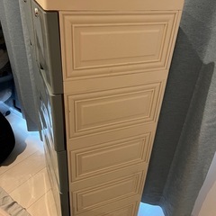 プラスチック製収納ケースの画像