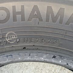 ２０２３年ヨコハマ製冬タイヤ工賃込み１７５／６５Ｒ１４　４本セットの画像