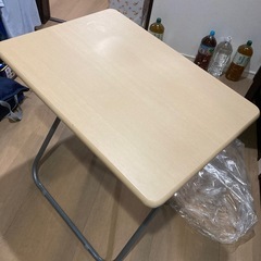 美品　折りたたみ　小型テーブルの画像