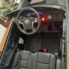 おもちゃの乗れるラジコンカー トヨタ ランドクルーザーの画像