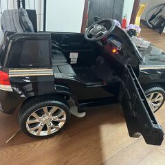 おもちゃの乗れるラジコンカー トヨタ ランドクルーザーの画像