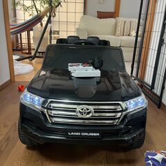 おもちゃの乗れるラジコンカー トヨタ ランドクルーザーの画像