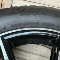 ブリヂストン スノータイヤ 235 55 18の画像