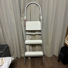 アイリスオーヤマ 3段 脚立の画像