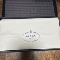 プラダ　財布　の画像
