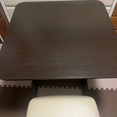 ダイニングテーブル3点セットの画像