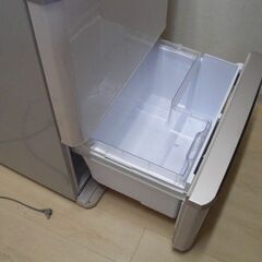 新規問い合わせは中止！無料０円差し上げます！シャープ３５０L　冷蔵庫　中古の画像