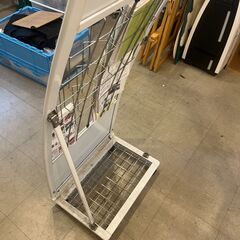 【引っ越しセール】カフェで使用していたチラシラックの画像