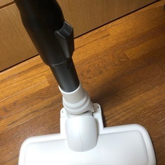 ハンディクリーナーホワイト充電器ケーブル付きの画像