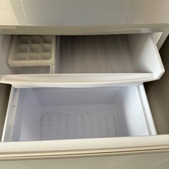 【8/30AM引取限定】SHARP 一人暮らし用冷蔵庫 137Lの画像