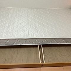 シングルベッド　ベッドの画像