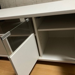 テレビボードの画像