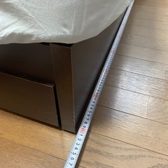 収納付きダークウッドセミダブルベッド・マットレス2枚セットの画像