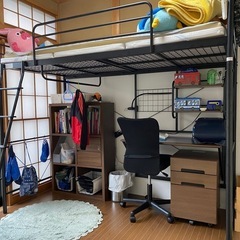ニトリ⭐︎ スチールハイベッド+棚付きデスクセット　黒の画像