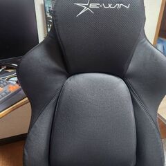 ゲーミングチェア&コーナーテーブルセットの画像
