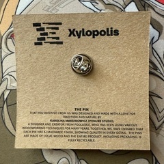 Xylopolis 木製ピンバッジ（ヨーロッパバイソン）の画像