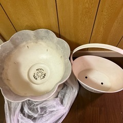 白プランター2個の画像