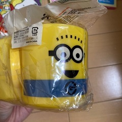 ミニオンコップ 鉛筆 色鉛筆 などの画像
