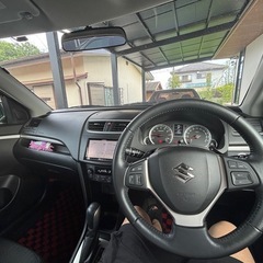 スイフト　ZC72S 低走行　ナビ付き　車検約2年付き　オプション多数！の画像