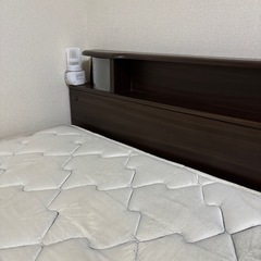 お話し中　ダブルベッドの画像