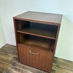 木製アンティークの棚（元々はレコードの棚）の画像