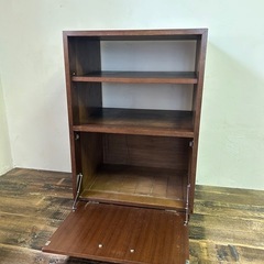木製アンティークの棚（元々はレコードの棚）の画像